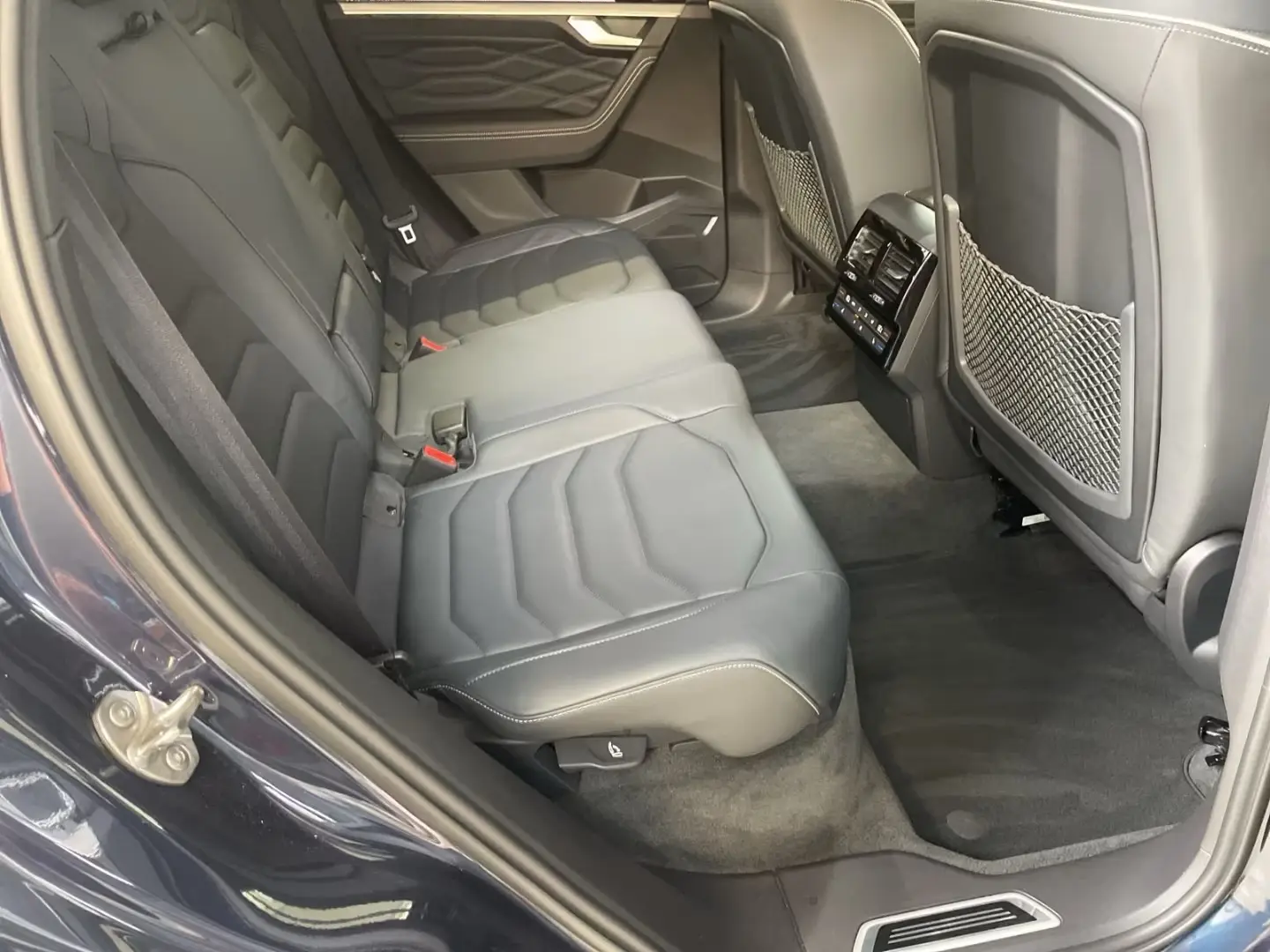 Volkswagen Touareg 3,0 V6 TDI R-Line 4M – fotka 10