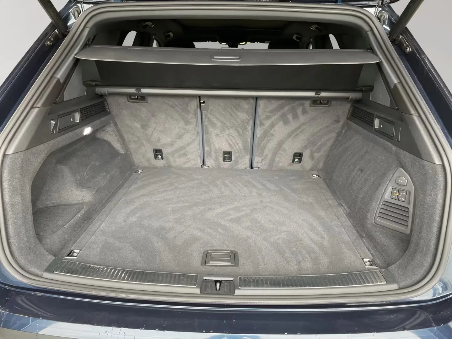 Volkswagen Touareg 3,0 V6 TDI R-Line 4M – fotka 11
