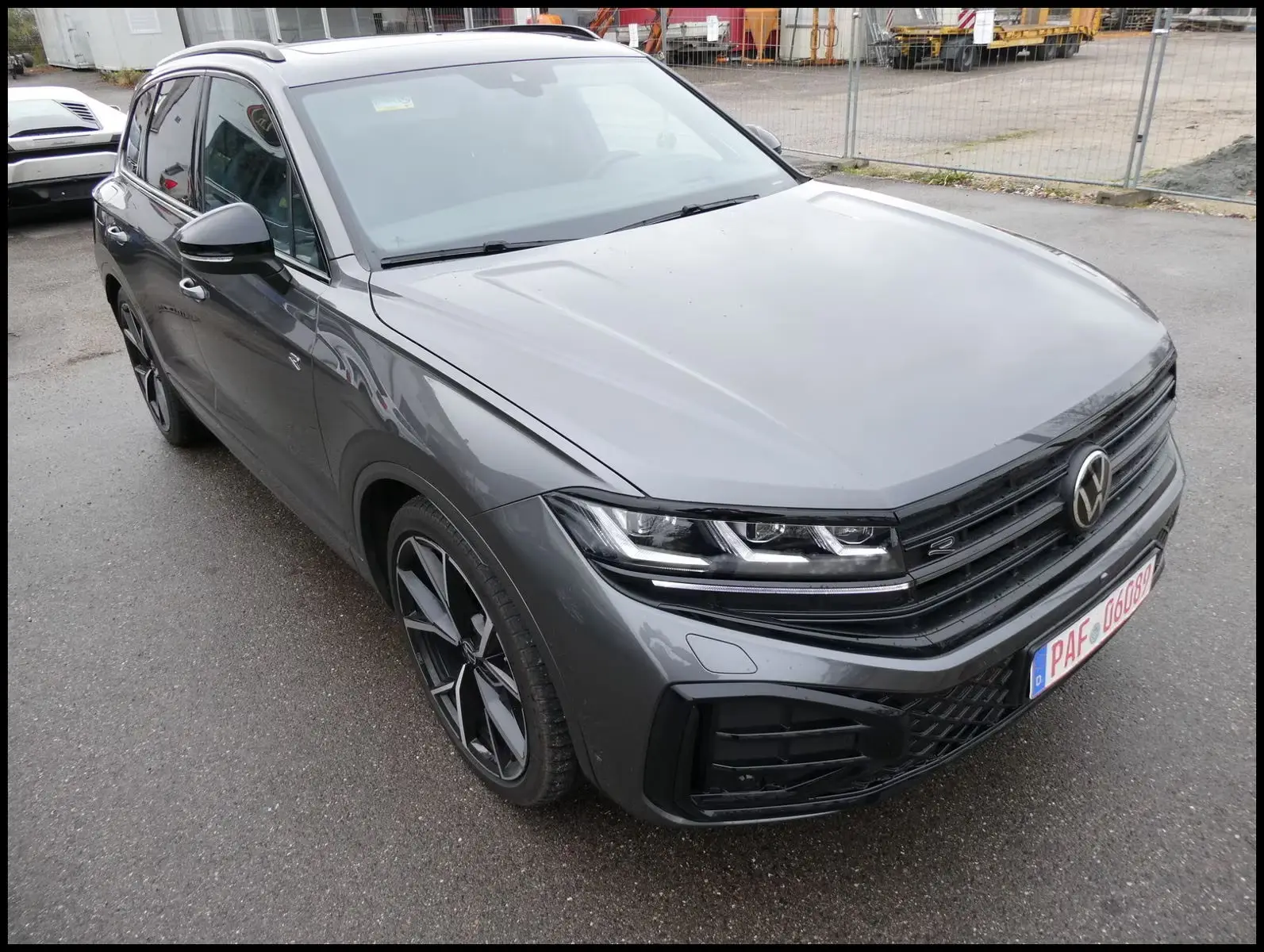 Volkswagen TOUAREG 3.0 TDI R-LINE 4MOTION – fotka 1