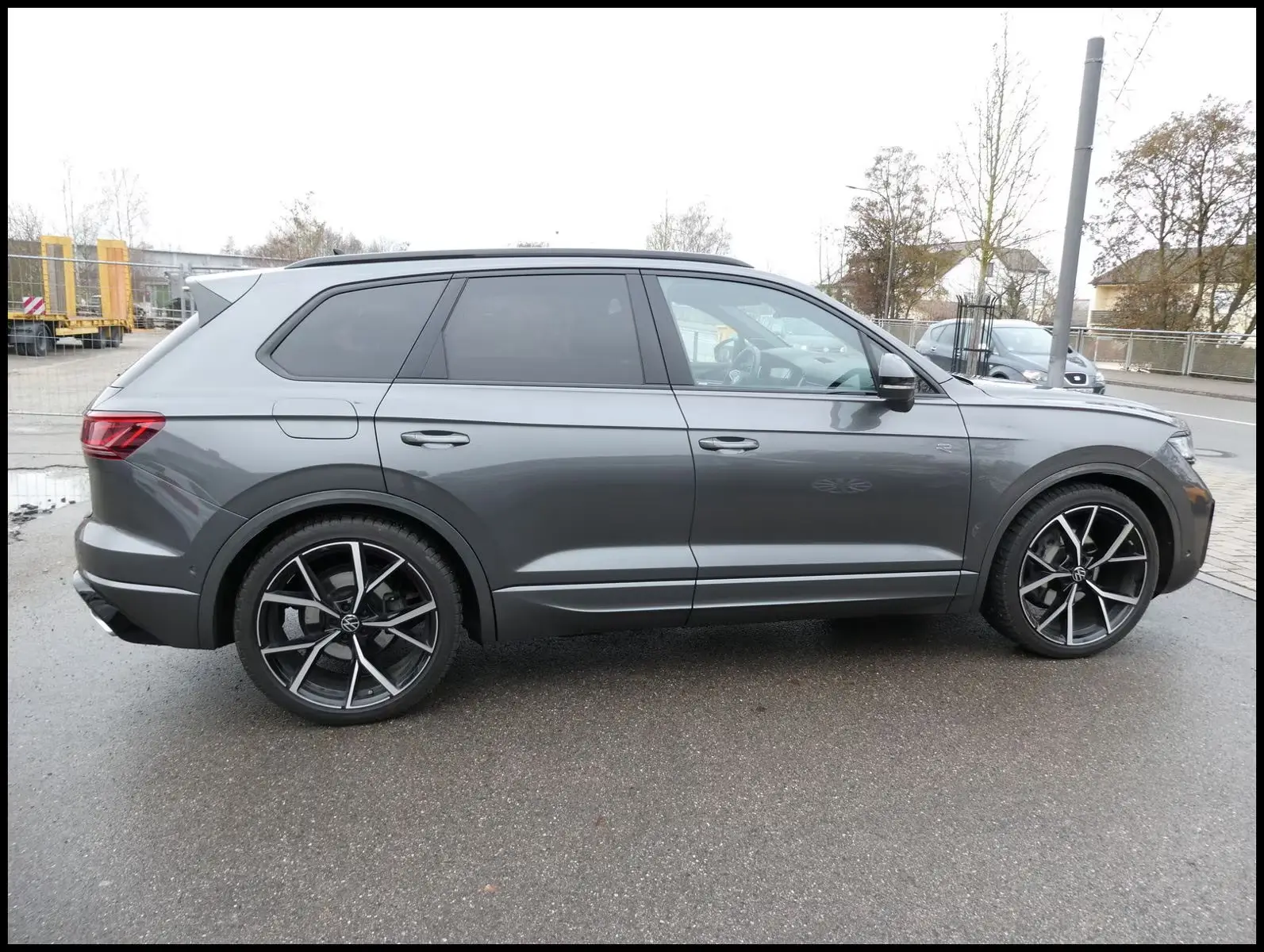 Volkswagen TOUAREG 3.0 TDI R-LINE 4MOTION – fotka 4