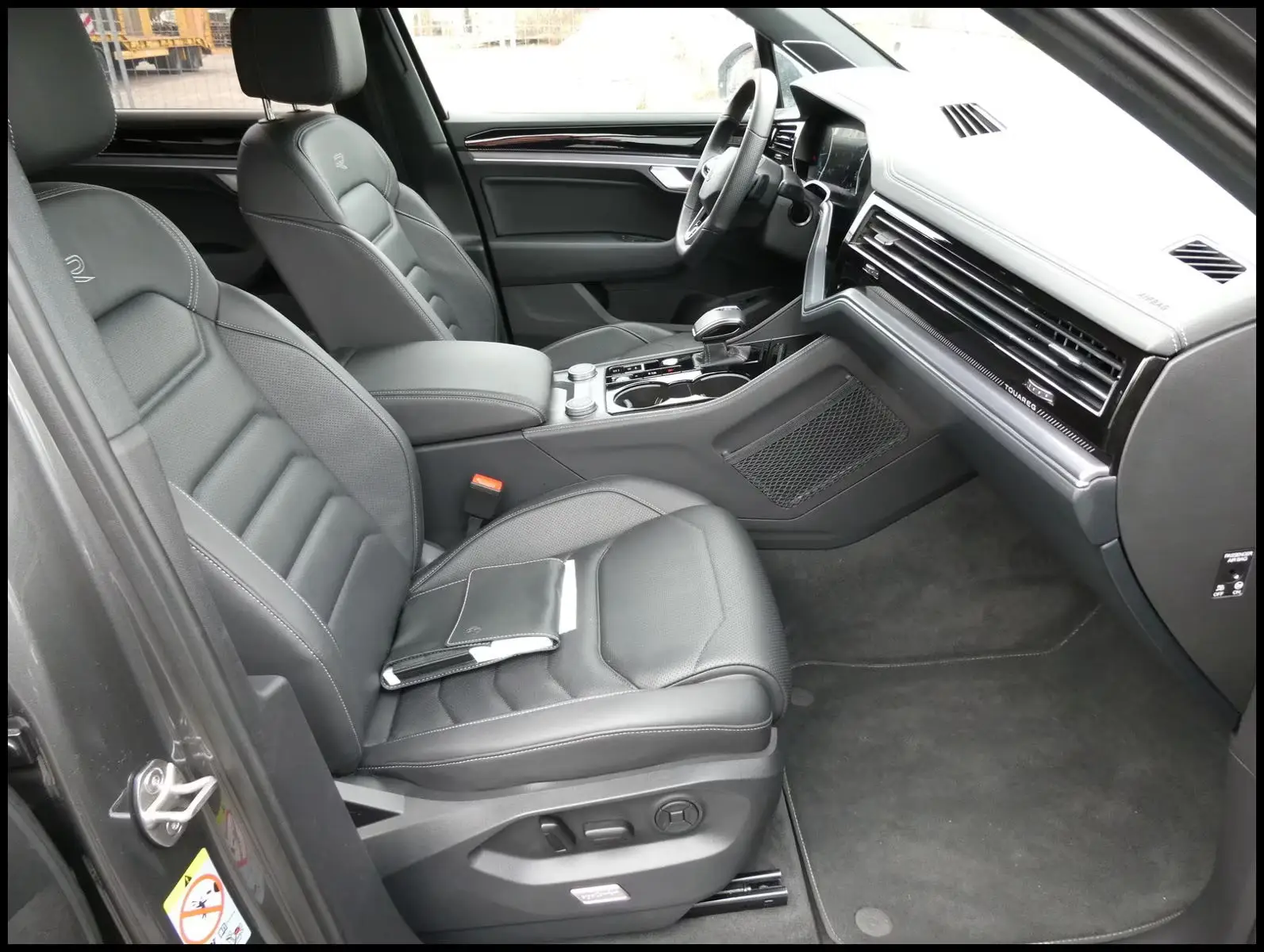 Volkswagen TOUAREG 3.0 TDI R-LINE 4MOTION – fotka 8