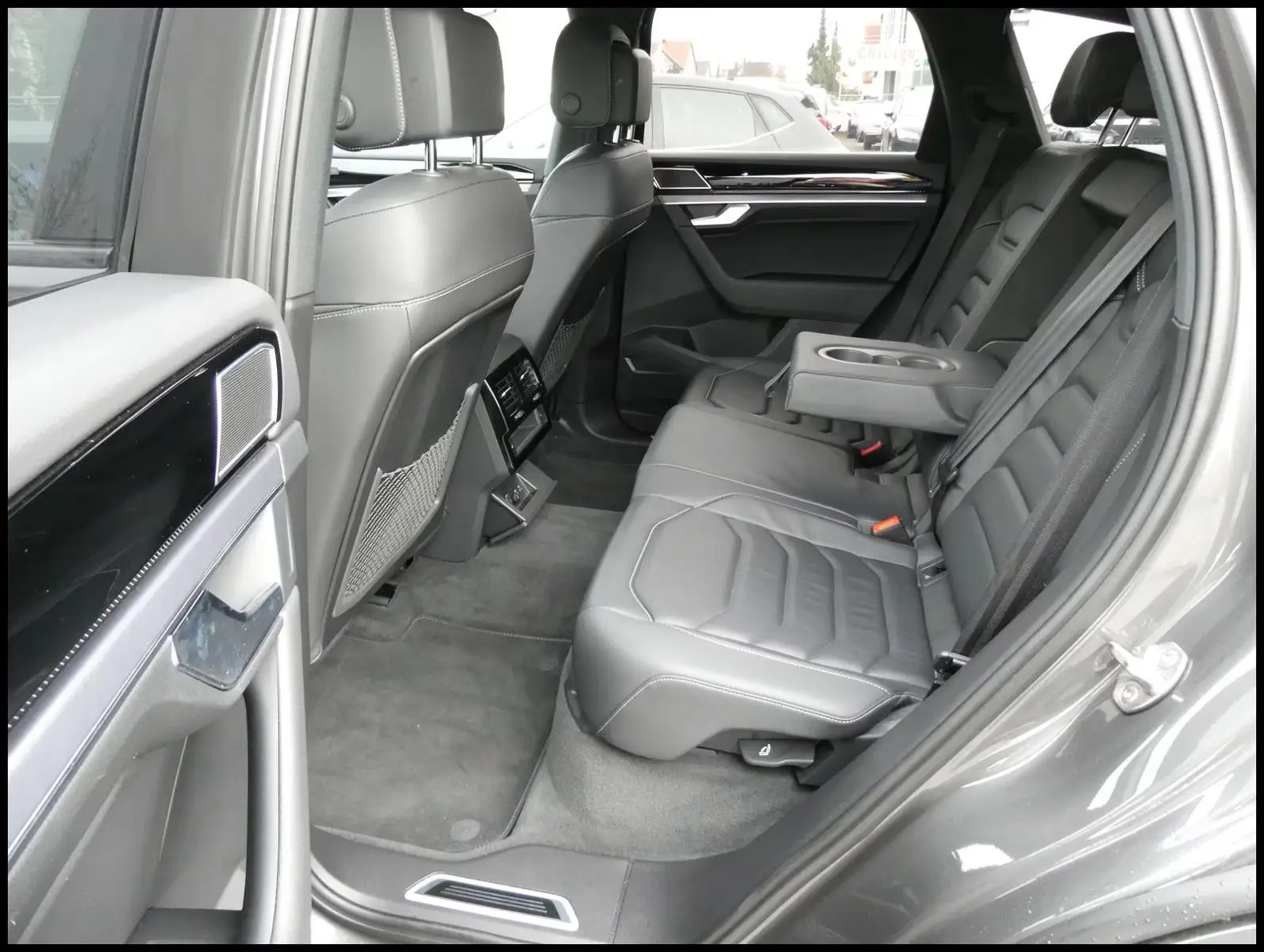 Volkswagen TOUAREG 3.0 TDI R-LINE 4MOTION – fotka 12