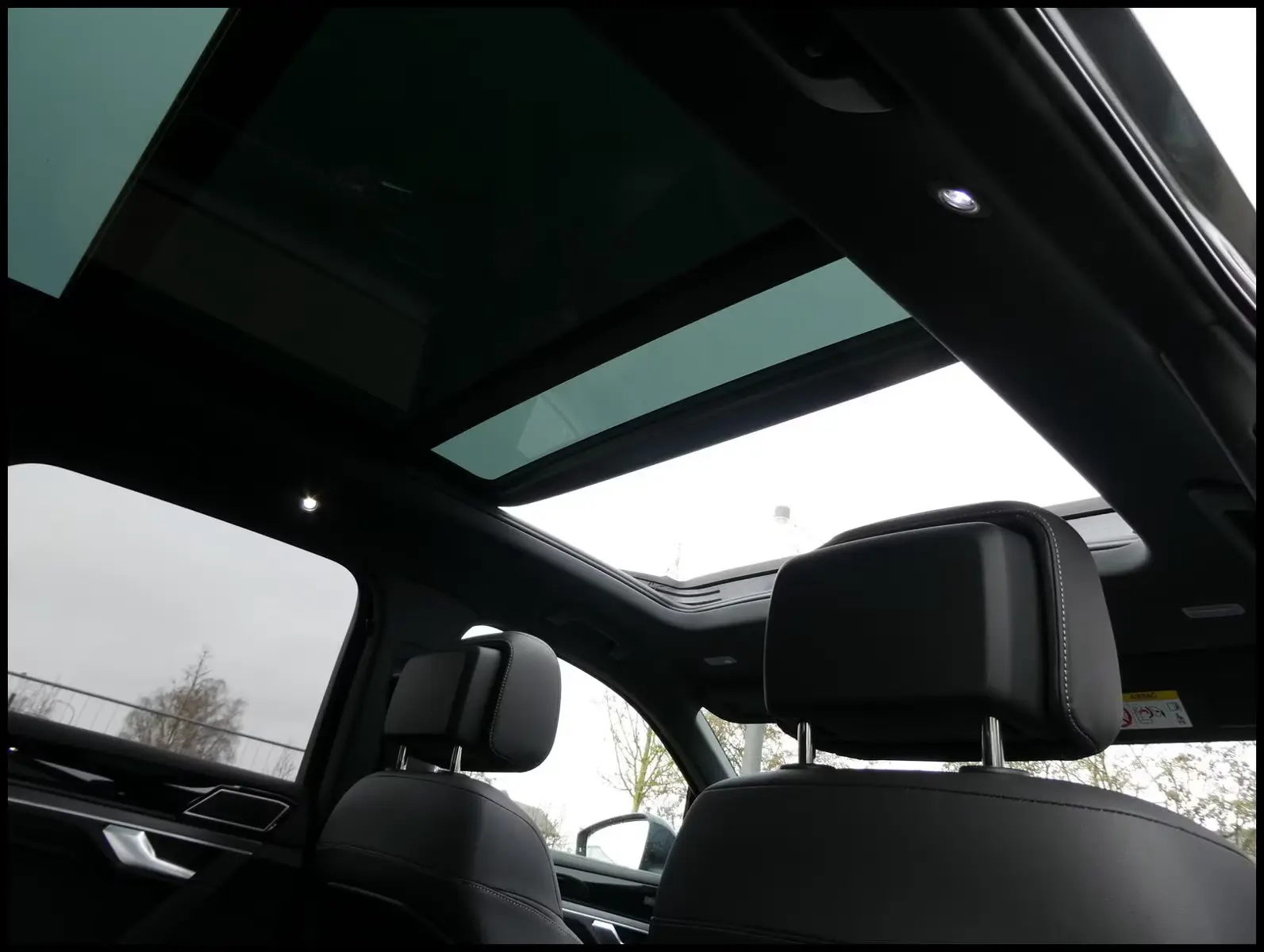 Volkswagen TOUAREG 3.0 TDI R-LINE 4MOTION – fotka 18