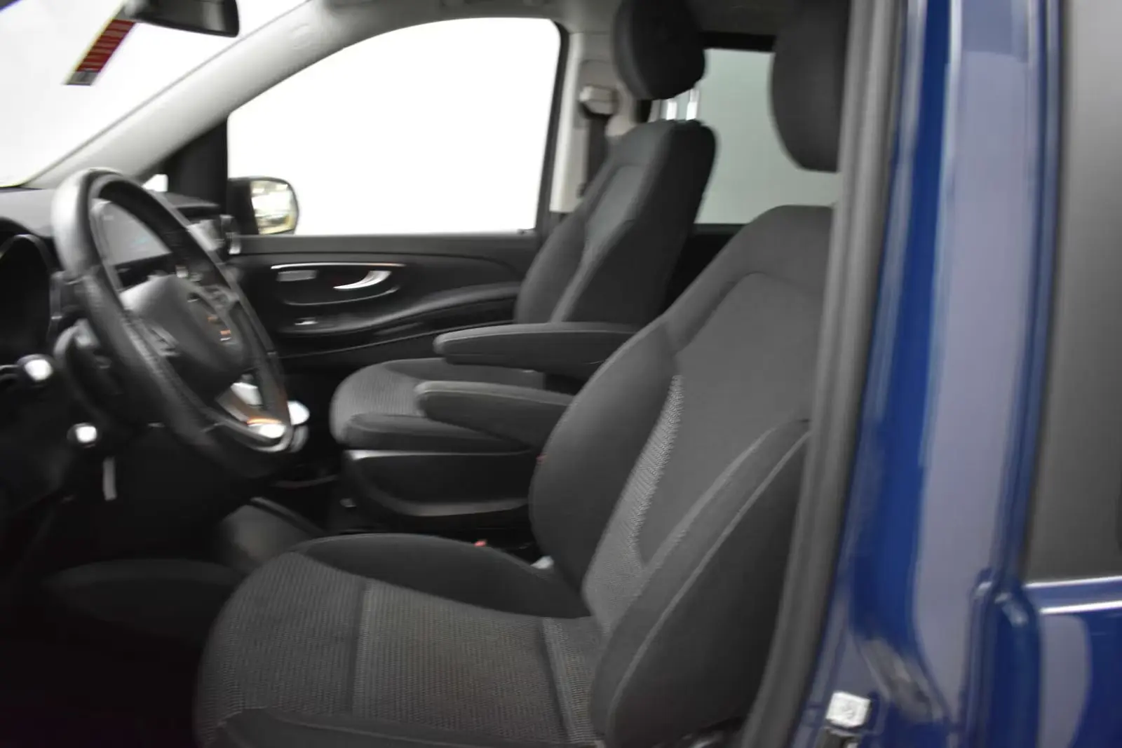 Mercedes-Benz V300d 4Mat Edit Extralong – fotka 11