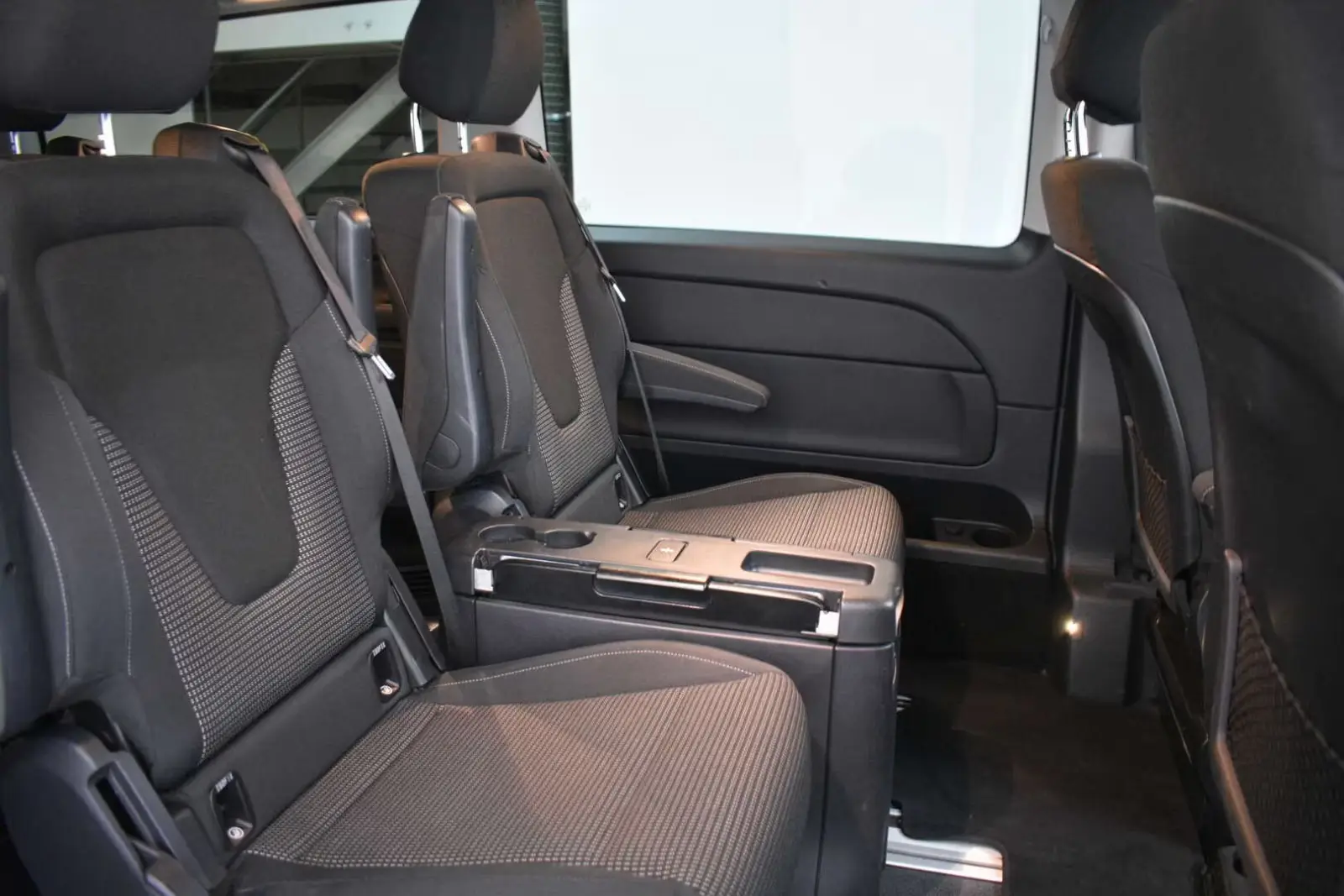 Mercedes-Benz V300d 4Mat Edit Extralong – fotka 13