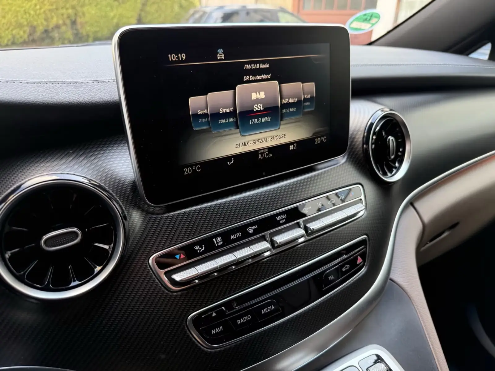 Mercedes-Benz V 300d AVANTGARDE EDITION 4M extralong – fotka 17