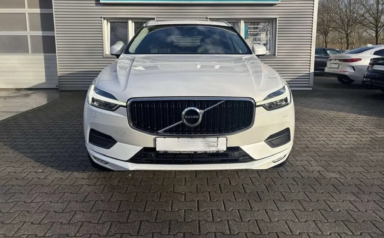 Volvo XC60 B4 D Geartronic Momentum Pro – fotka 3