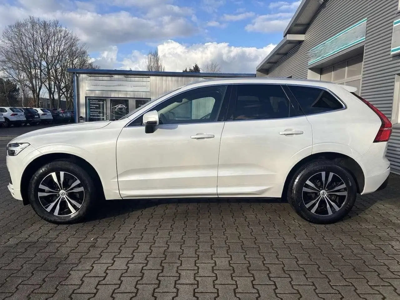 Volvo XC60 B4 D Geartronic Momentum Pro – fotka 5