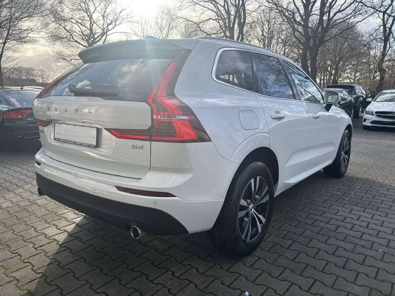 Volvo XC60 B4 D Geartronic Momentum Pro – fotka 7