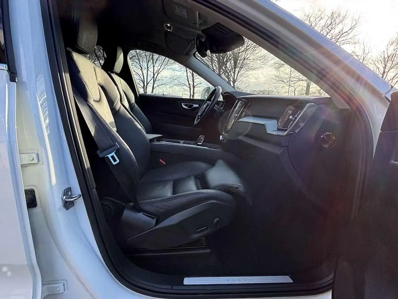 Volvo XC60 B4 D Geartronic Momentum Pro – fotka 10