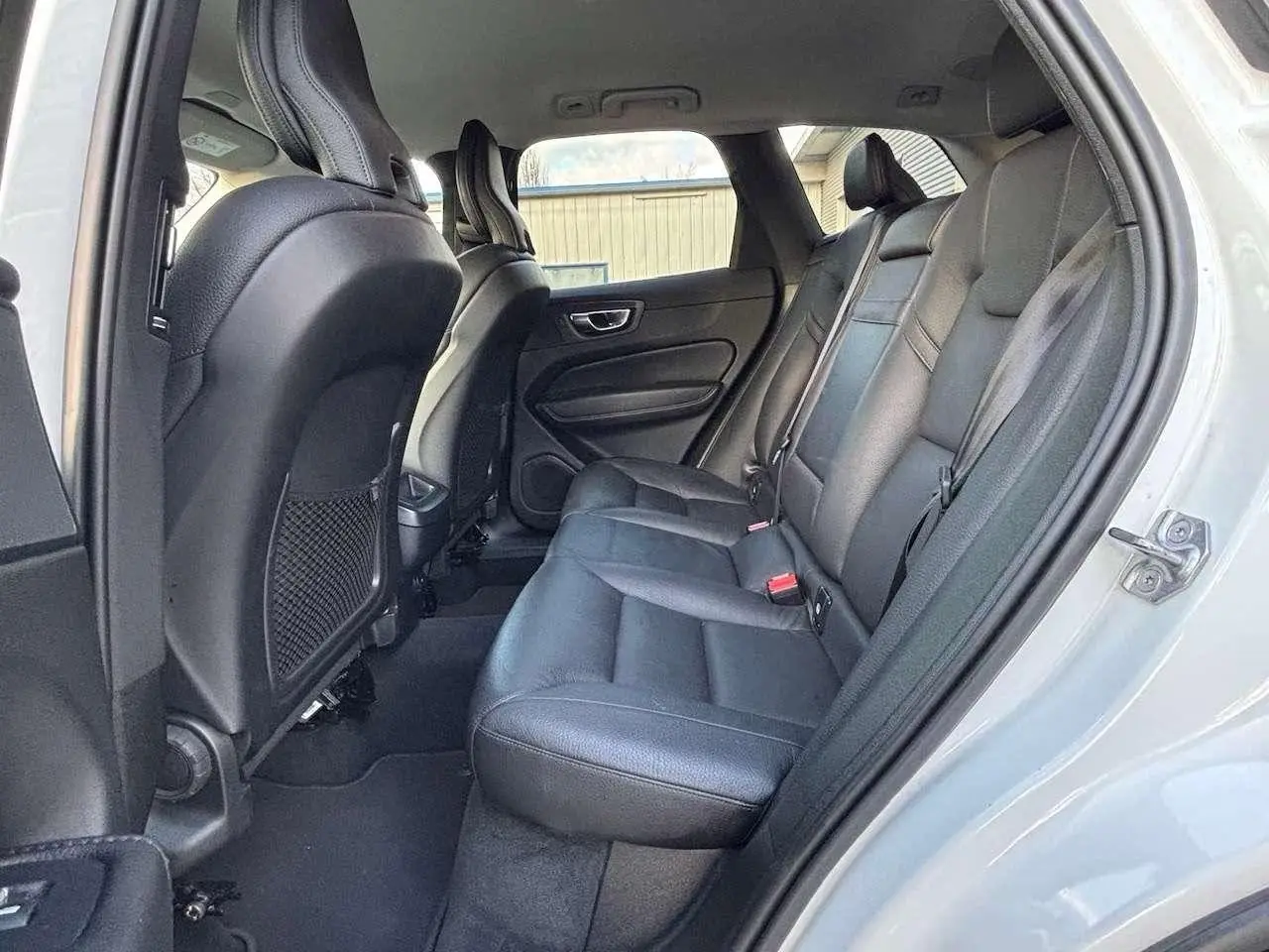 Volvo XC60 B4 D Geartronic Momentum Pro – fotka 12