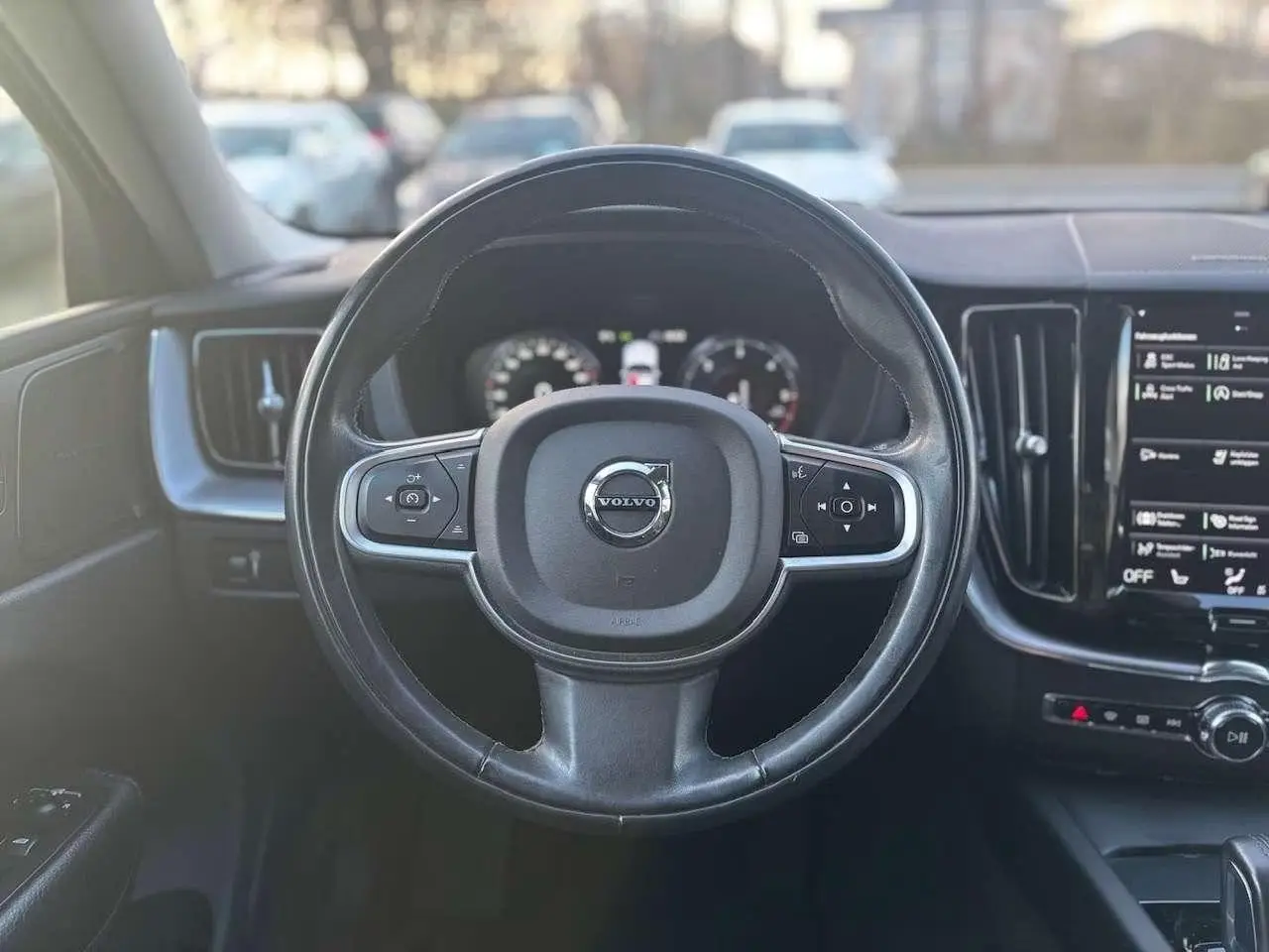 Volvo XC60 B4 D Geartronic Momentum Pro – fotka 16