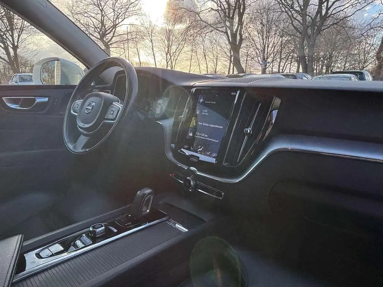 Volvo XC60 B4 D Geartronic Momentum Pro – fotka 17