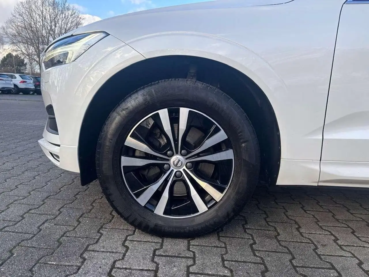Volvo XC60 B4 D Geartronic Momentum Pro – fotka 21