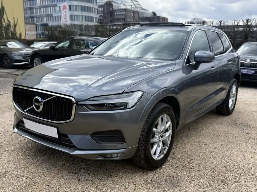 Volvo XC60 Momentum Pro