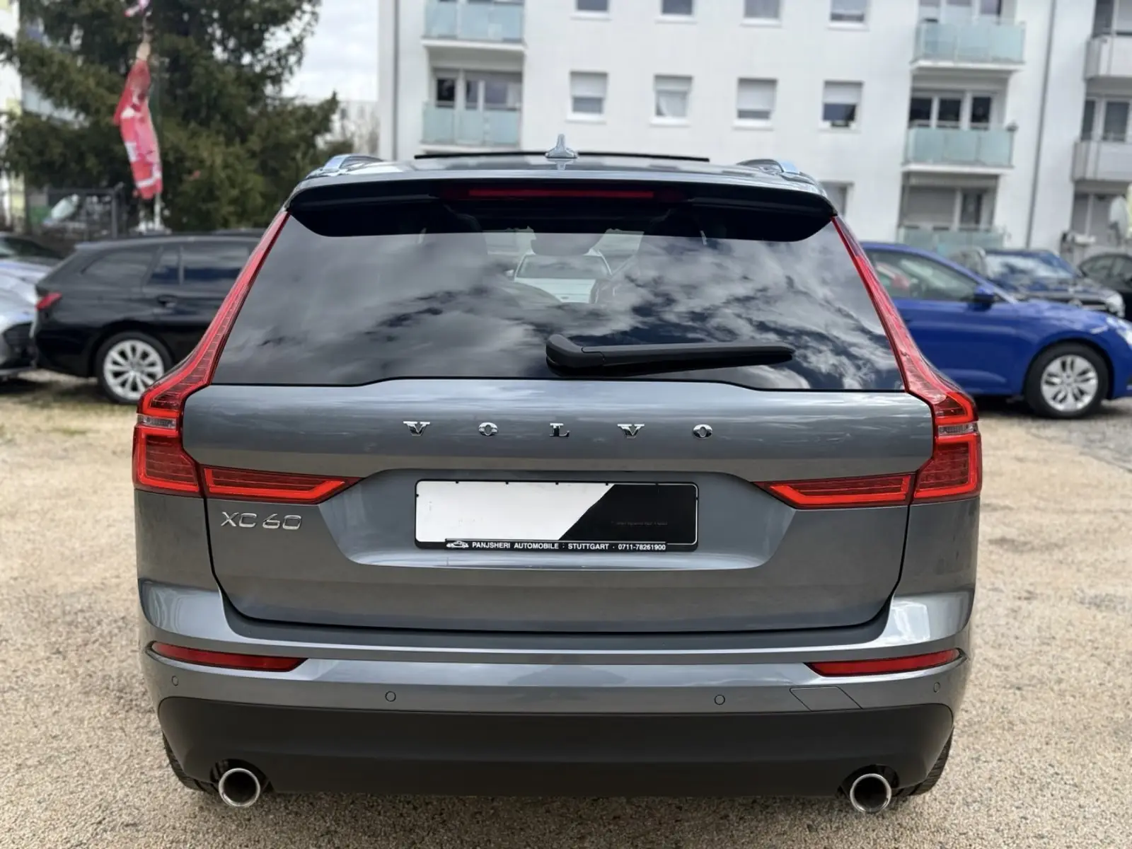 Volvo XC60 Momentum Pro – fotka 6