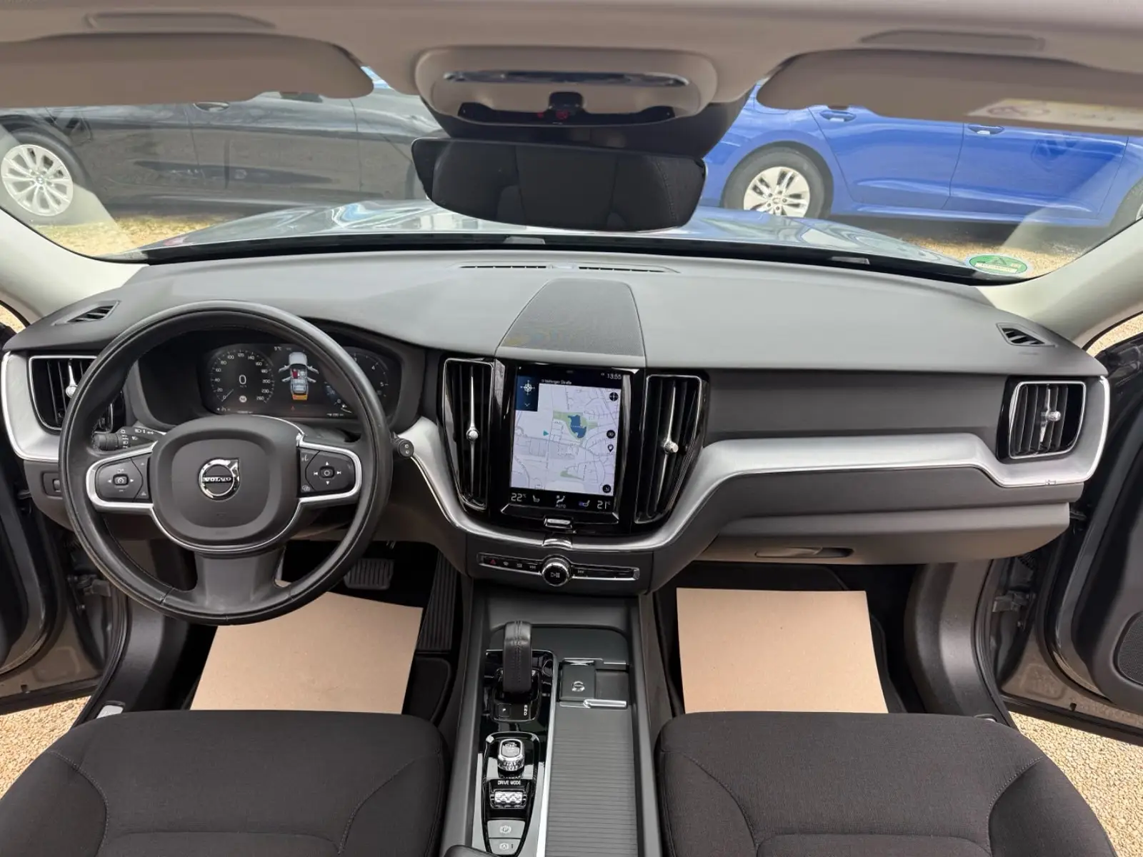 Volvo XC60 Momentum Pro – fotka 9