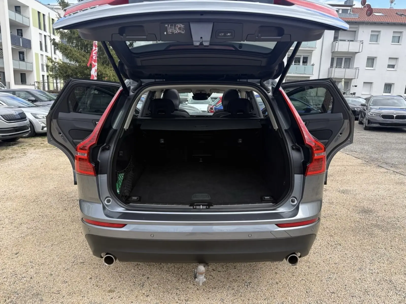Volvo XC60 Momentum Pro – fotka 15