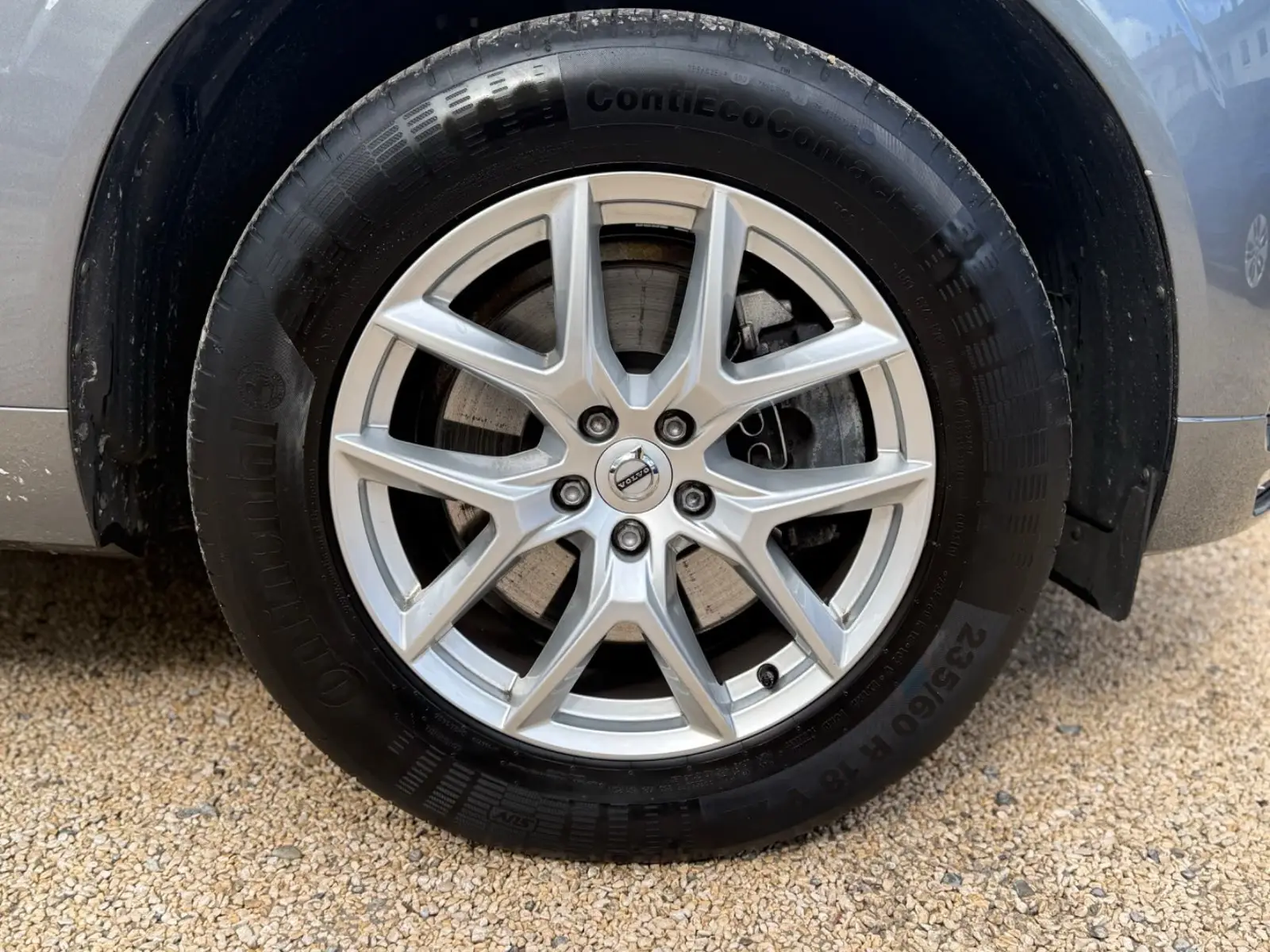 Volvo XC60 Momentum Pro – fotka 17