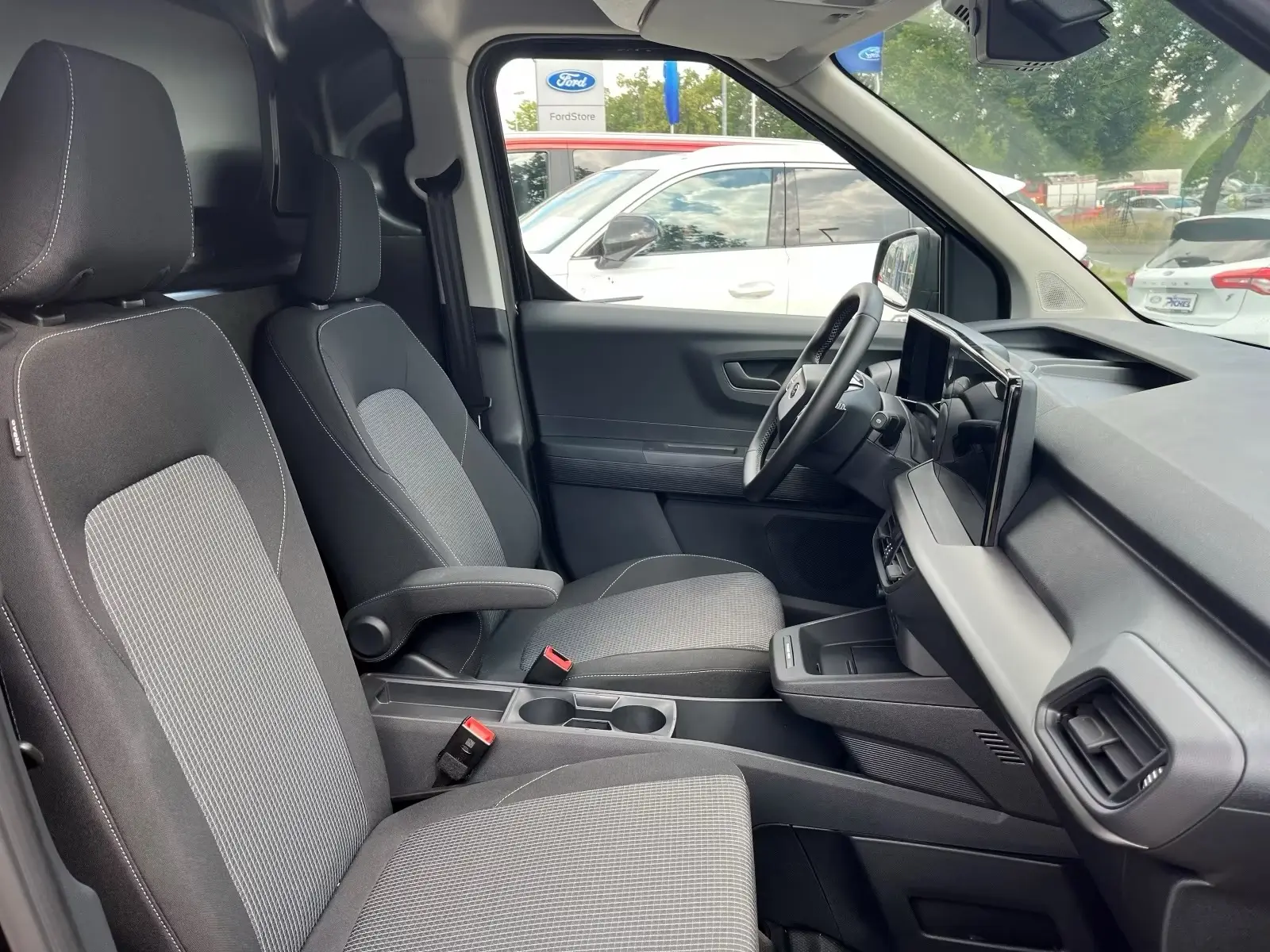 Ford E-Transit Courier Trend – fotka 8