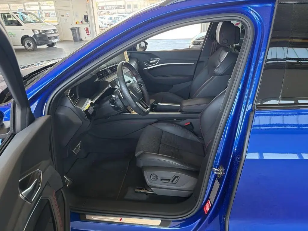 Audi Q8 E-TRON 50 2x S LINE – fotka 6