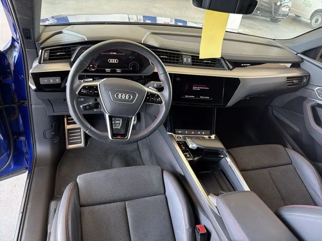 Audi Q8 E-TRON 50 2x S LINE – fotka 8
