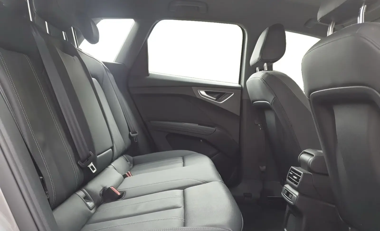 Audi Q4 e-tron 50 quattro 220 kW – fotka 9