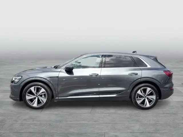 Audi Q8 e-tron 55 quattro quattro S-Line – fotka 3