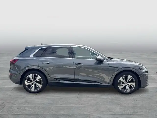 Audi Q8 e-tron 55 quattro quattro S-Line – fotka 4