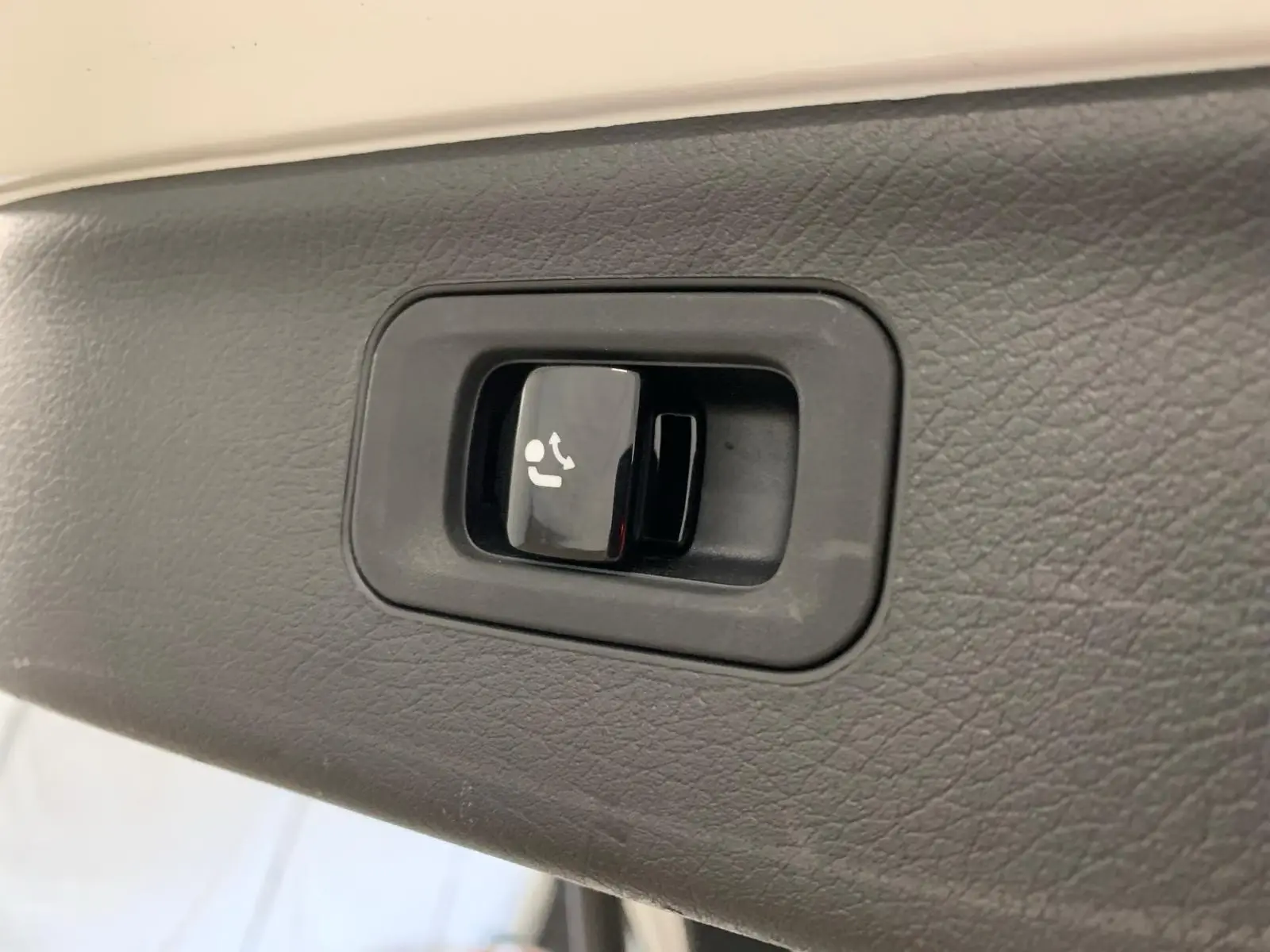 Mercedes-Benz EQS SUV 450 – fotka 10