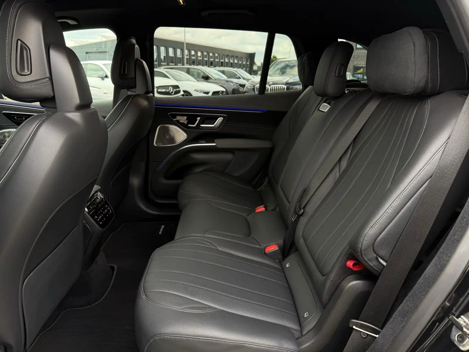 Mercedes-Benz EQS SUV 450 AMG 4Matic – fotka 10