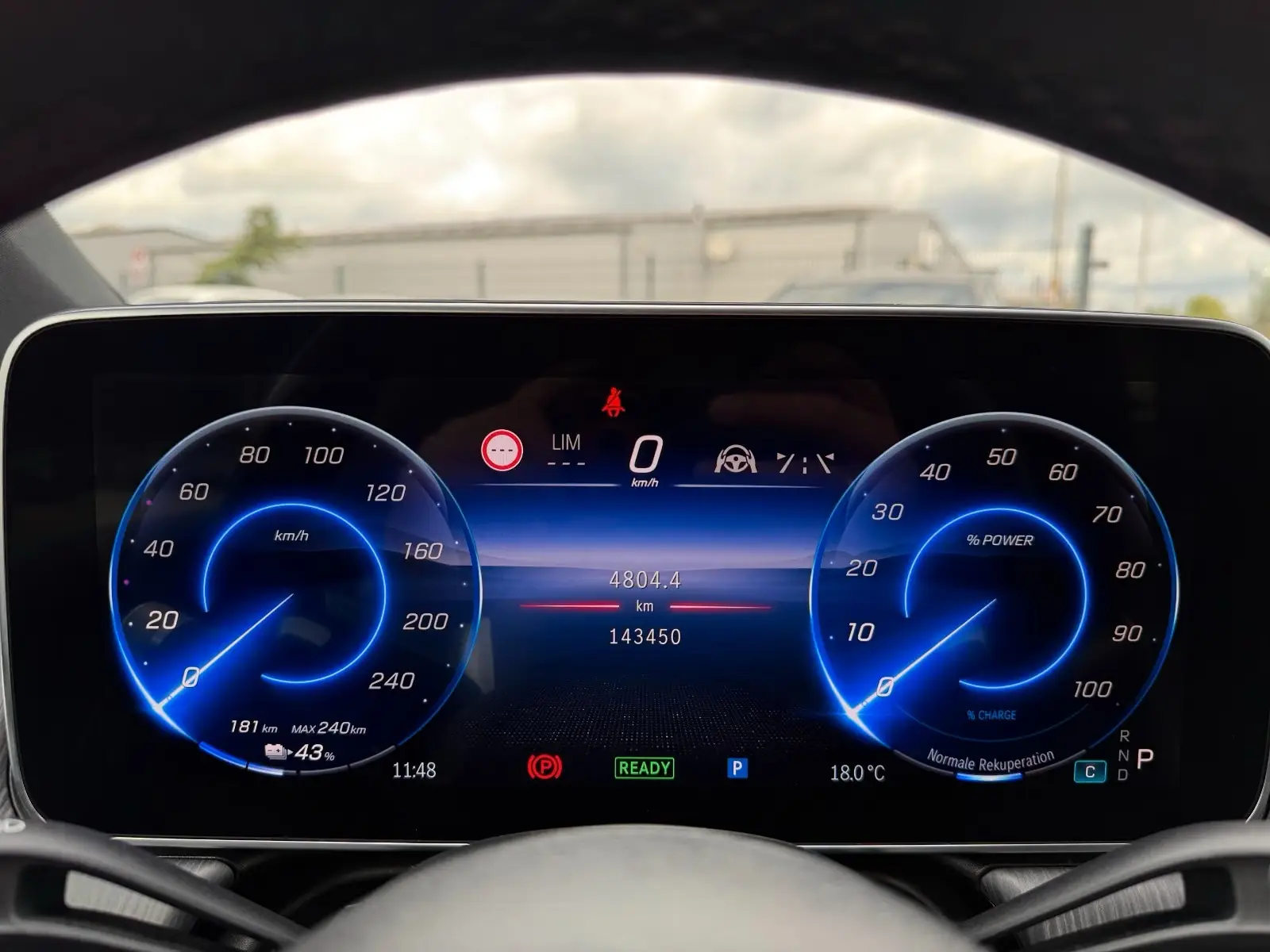 Mercedes-Benz EQS SUV 450 AMG 4Matic – fotka 16