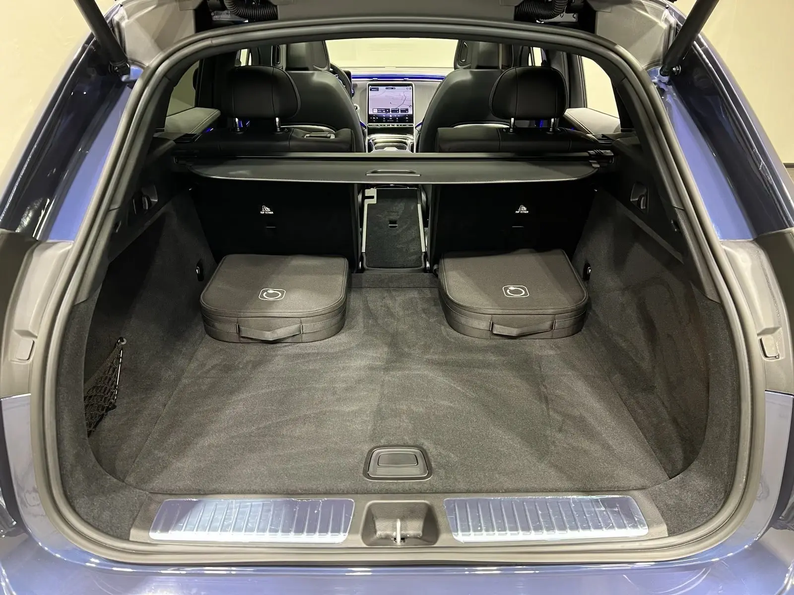 Mercedes-Benz EQE 350 AMG Premium – fotka 23