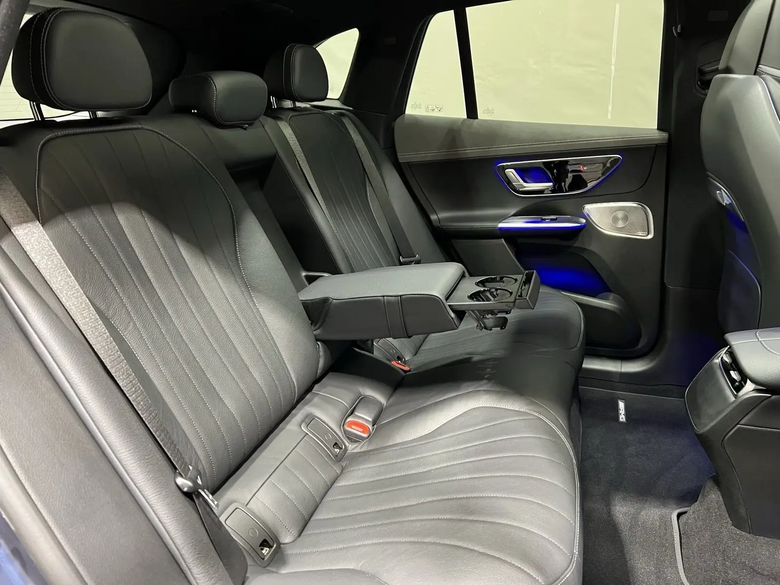 Mercedes-Benz EQE 350 AMG Premium – fotka 27