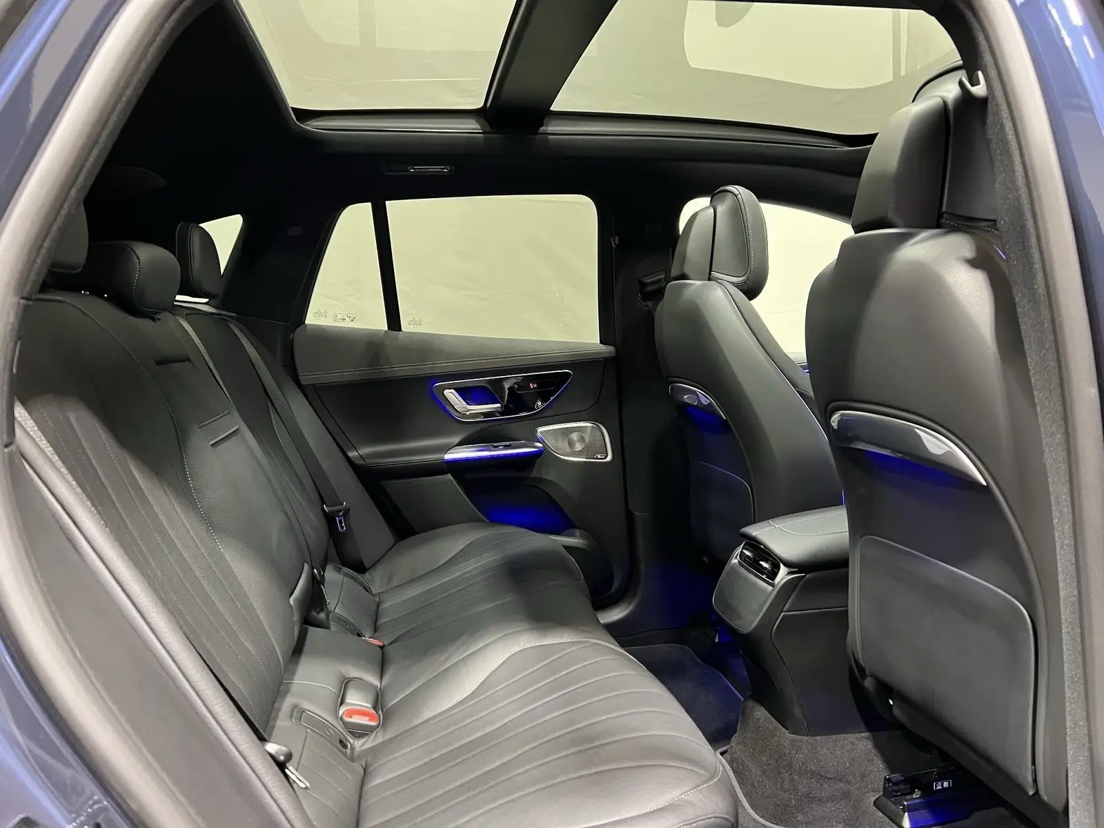 Mercedes-Benz EQE 350 AMG Premium – fotka 28