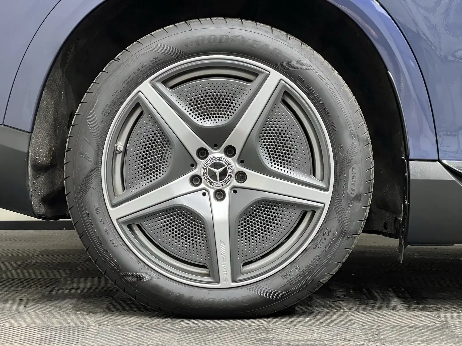 Mercedes-Benz EQE 350 AMG Premium – fotka 29
