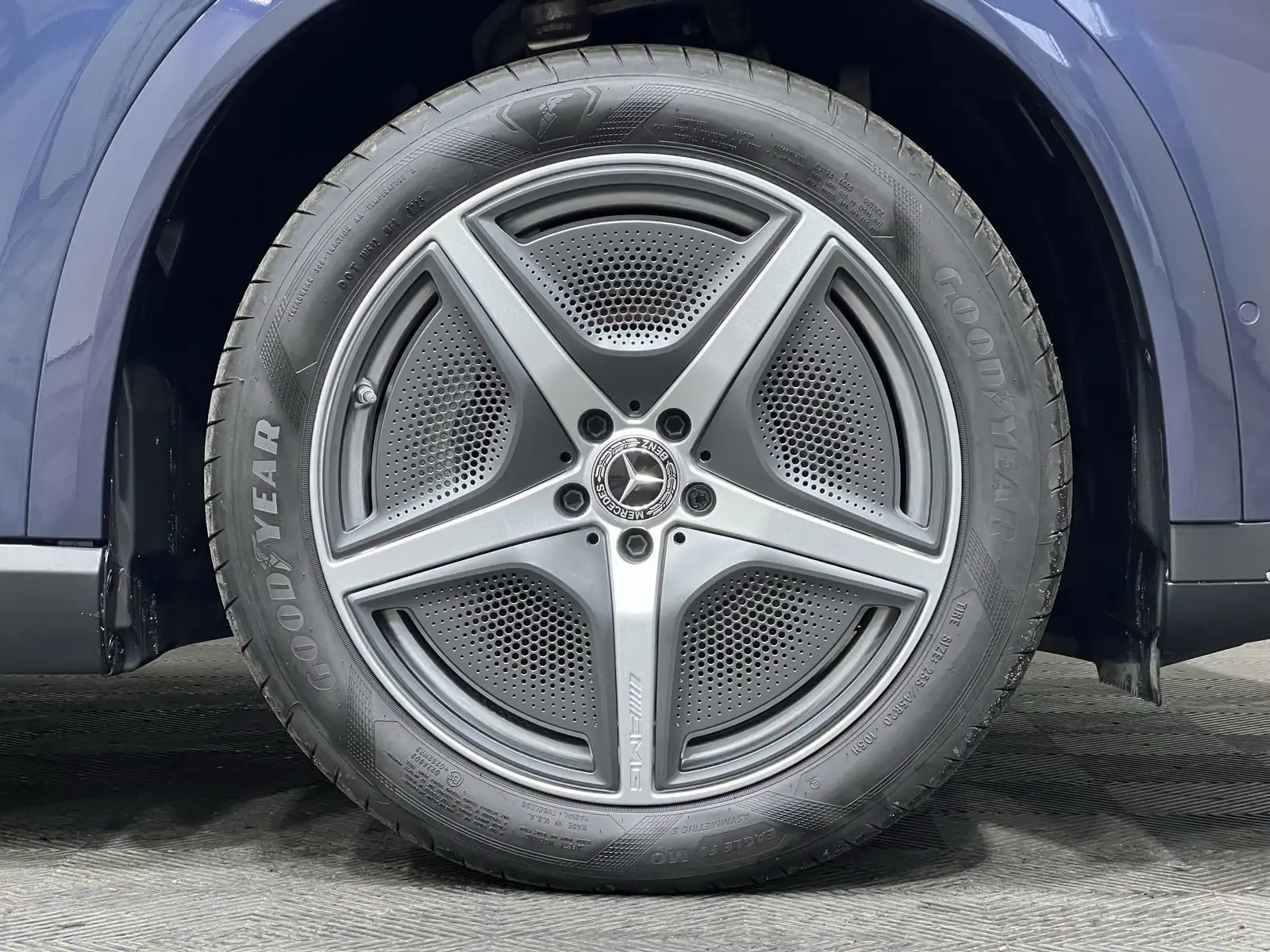 Mercedes-Benz EQE 350 AMG Premium – fotka 30
