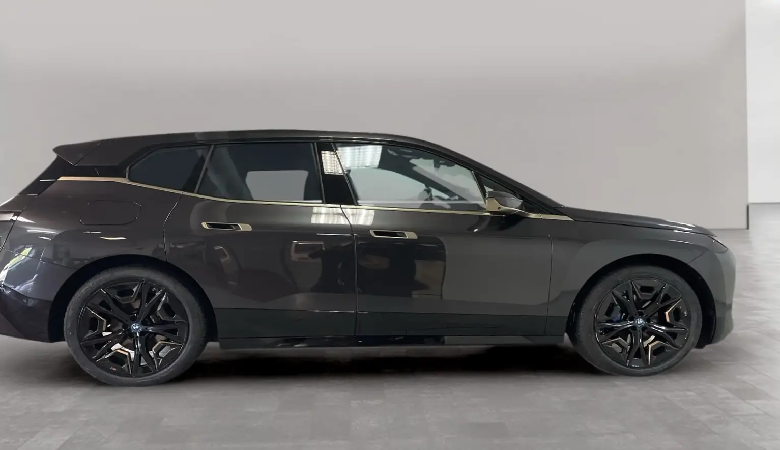 BMW iX xDrive40 Bowers & Wilkins – fotka 2