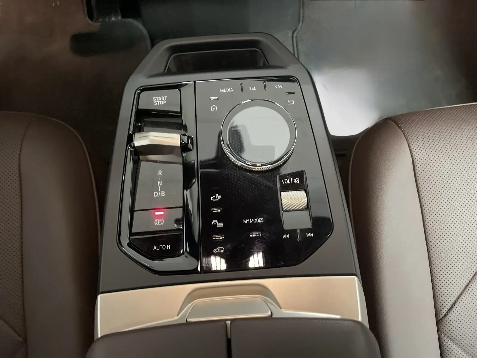 BMW iX xDrive40 Bowers & Wilkins – fotka 11