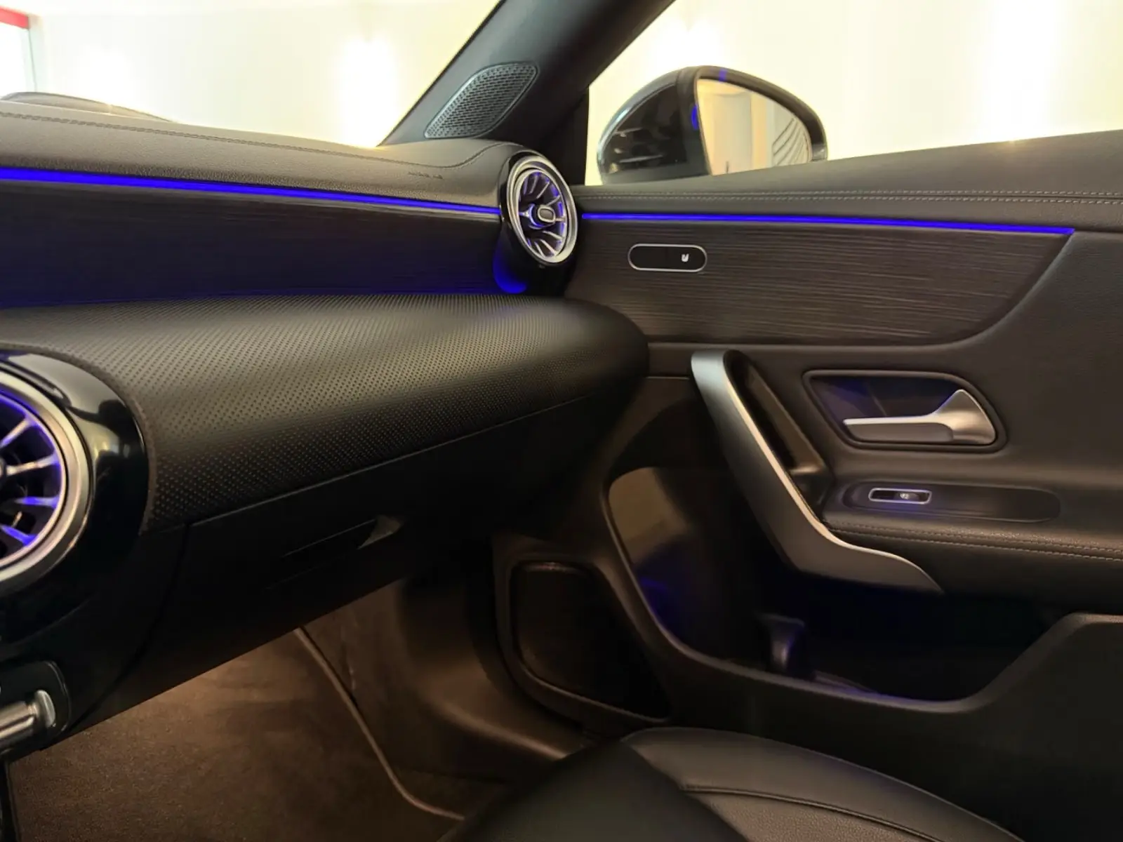 Mercedes-Benz CLA 200 – fotka 21