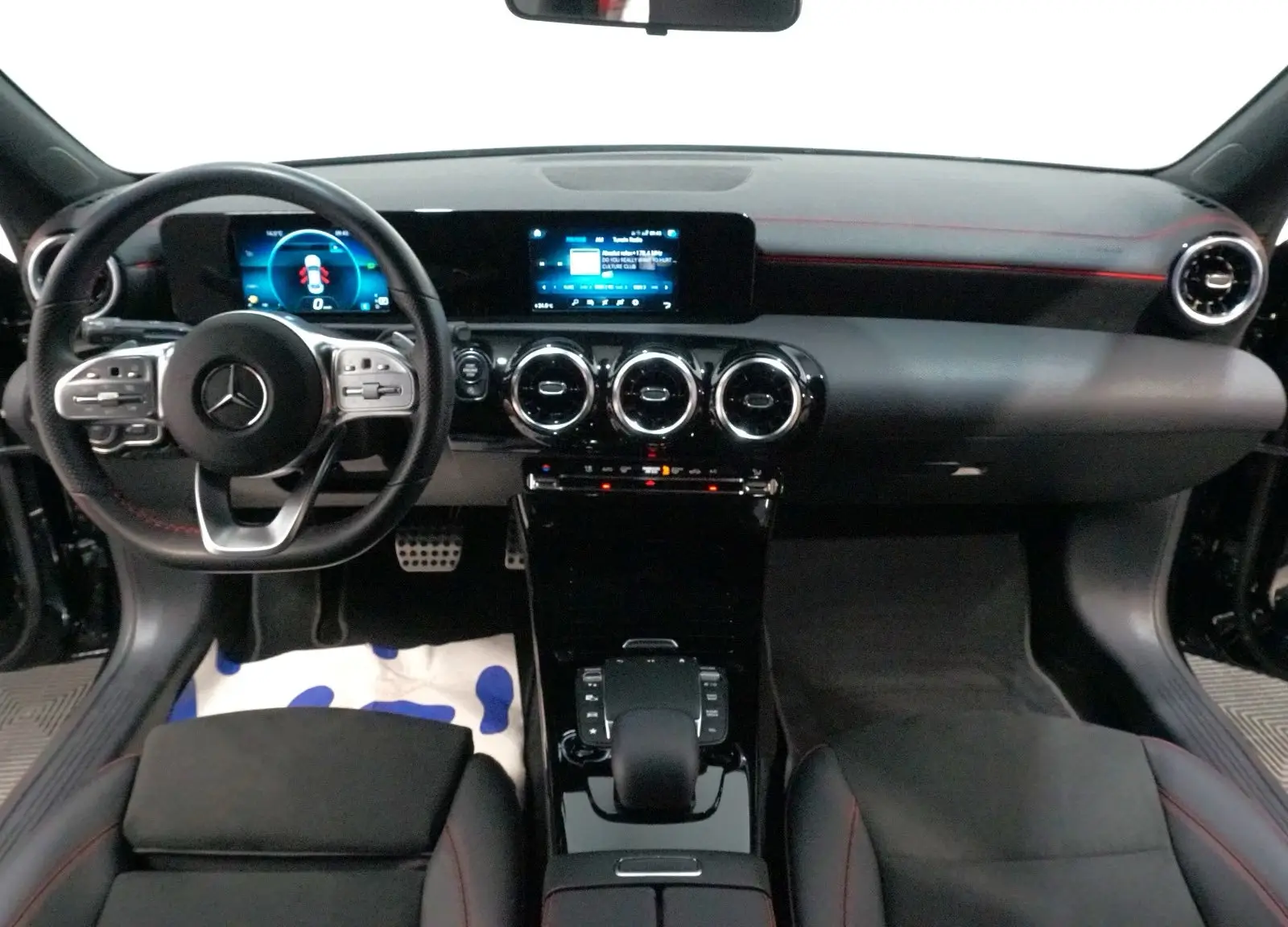 Mercedes-Benz CLA 250 AMG-Line – fotka 8