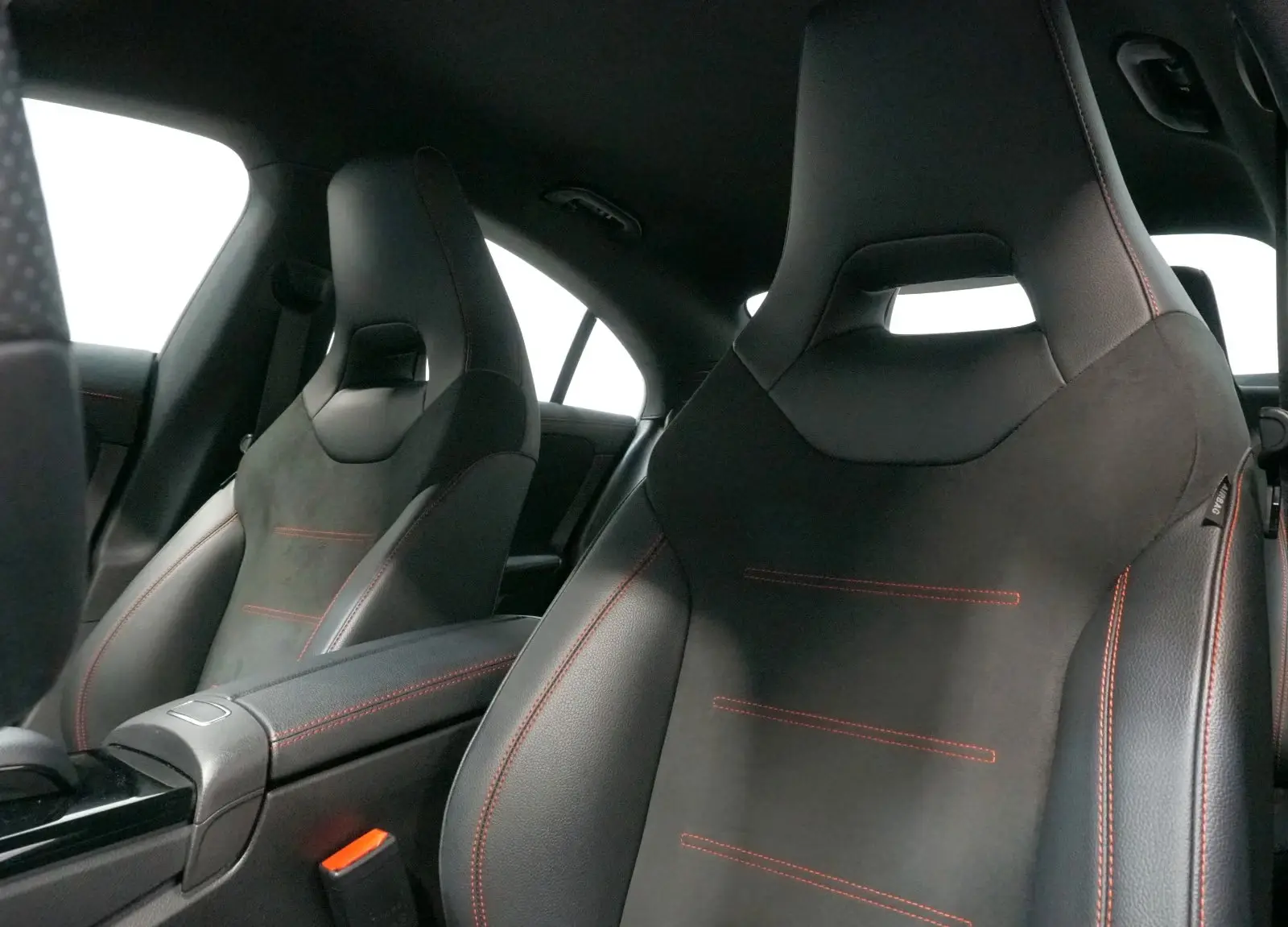 Mercedes-Benz CLA 250 AMG-Line – fotka 10