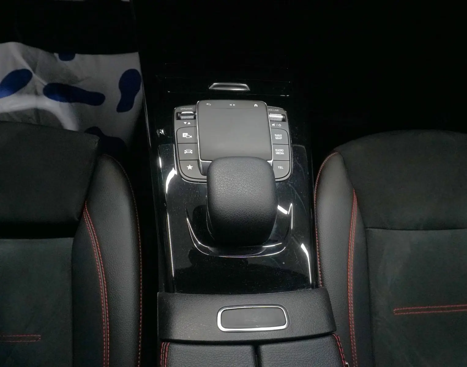 Mercedes-Benz CLA 250 AMG-Line – fotka 14
