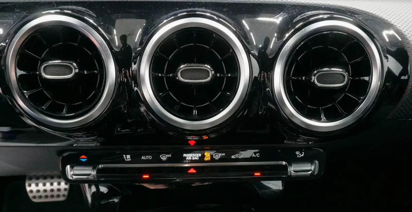 Mercedes-Benz CLA 250 AMG-Line – fotka 16