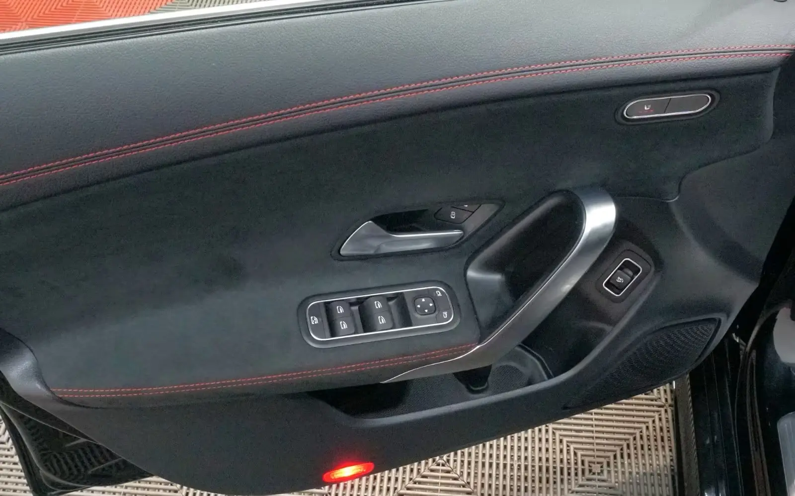 Mercedes-Benz CLA 250 AMG-Line – fotka 18
