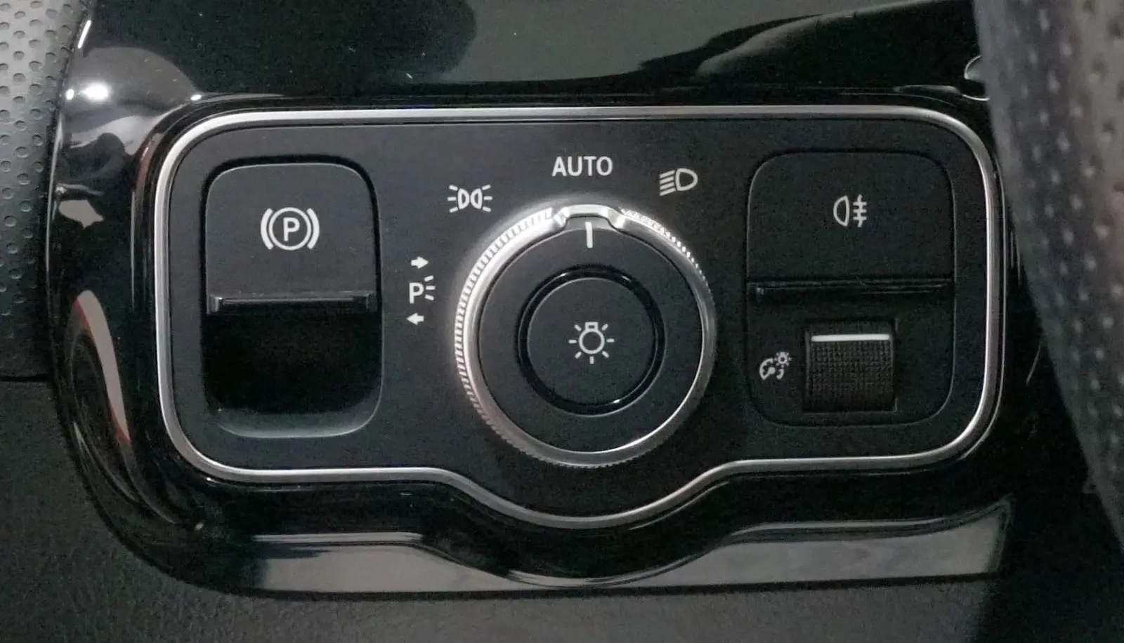Mercedes-Benz CLA 250 AMG-Line – fotka 23