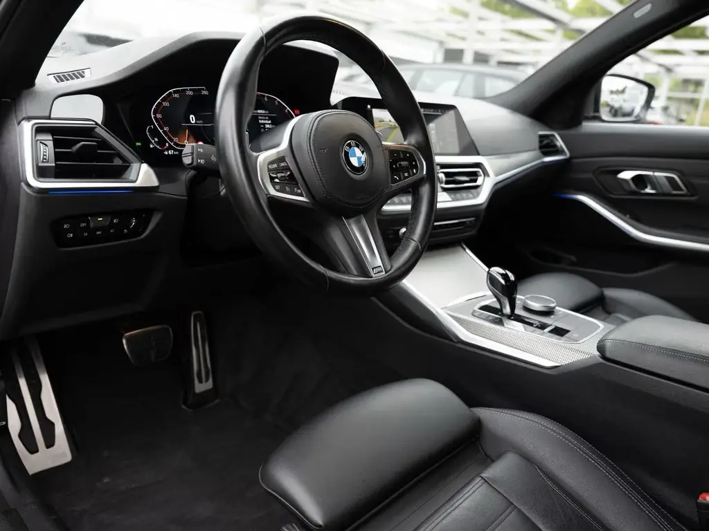 BMW 320i M-Sport – fotka 8