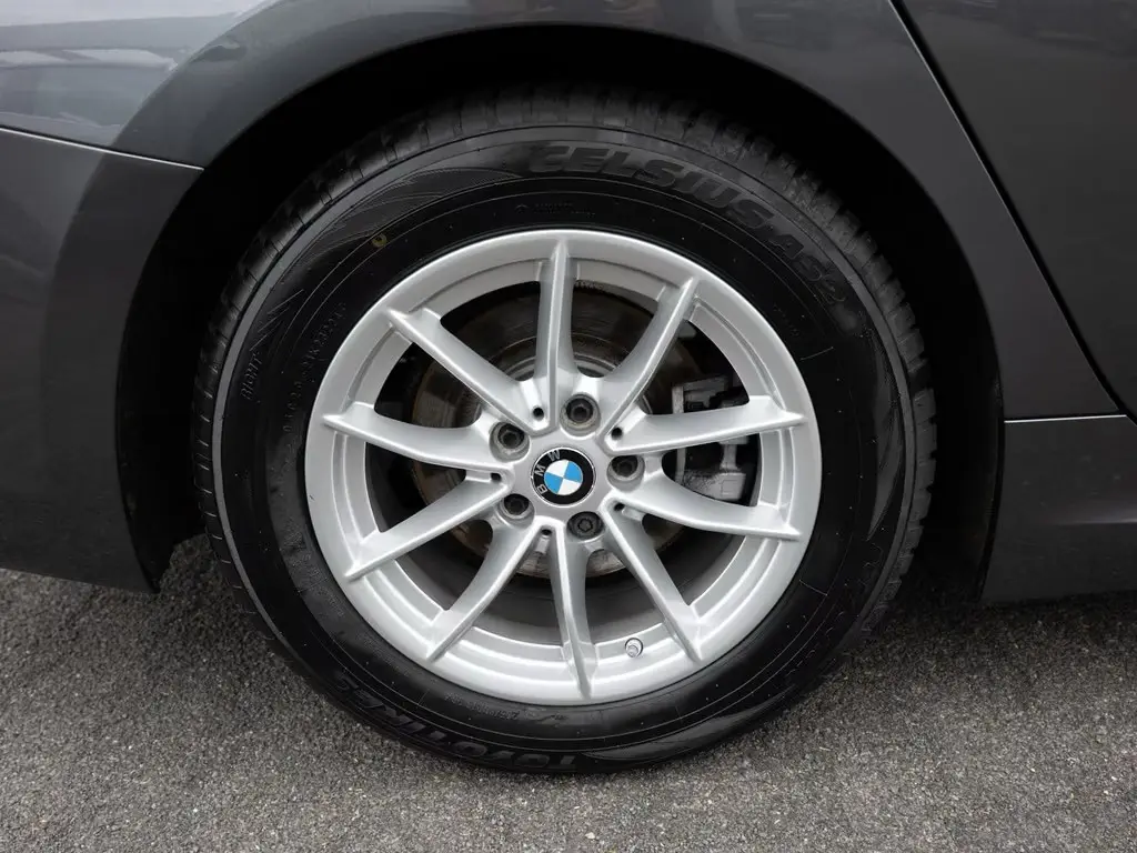 BMW 320i M-Sport – fotka 12