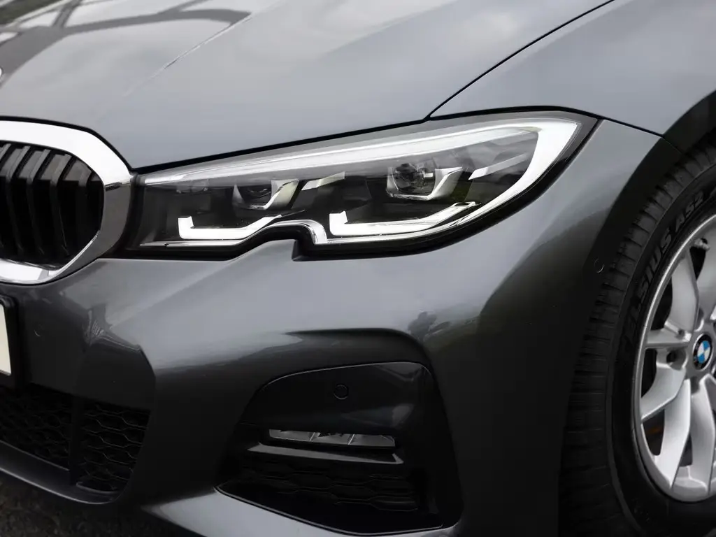 BMW 320i M-Sport – fotka 18