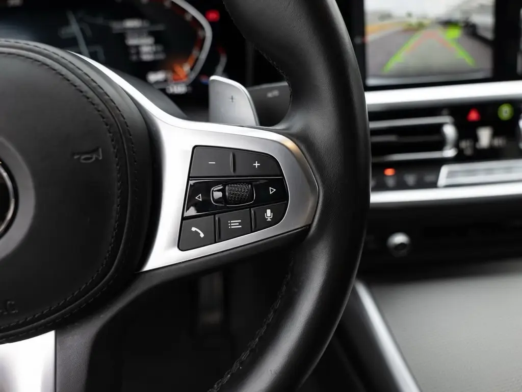 BMW 320i M-Sport – fotka 21
